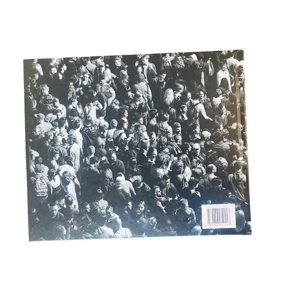 Release The Crowd By Nic Bezzina HC Book Author Signed 312/2000 Coffee Table - Picture 2 of 6